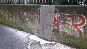 <span  class="uc-style-75418788352" style="color:#ffffff;">Graffiti-murales-scritte-vandali</span>